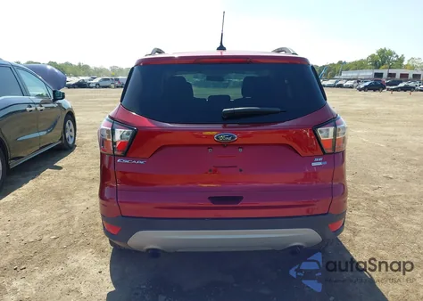 2018 Ford Escape Se из США, поврежденный, VIN 1FMCU9GD2JUC02004